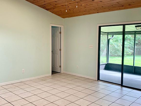 3rd image of 4065 Oakland St