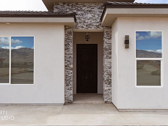 3rd image of 3657 S Maywood Ln