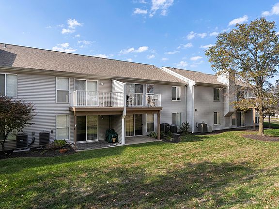 4th image of 7340 Centrecrest Ln APT B