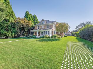 40 Elm St, Southampton, NY 11968
