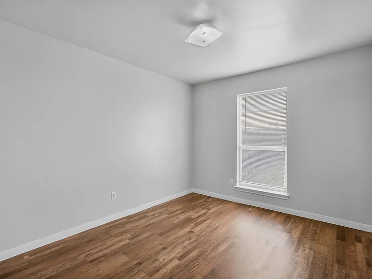 9212 Coral Ln — Photo 16