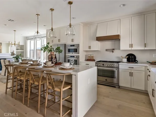 181 E Palm St E, Altadena, CA 91001