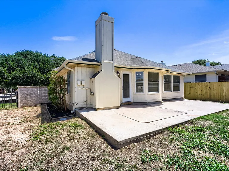 14601 Montoro Dr — Photo 11
