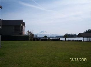 18208 28th St E, Lake Tapps, WA 98391