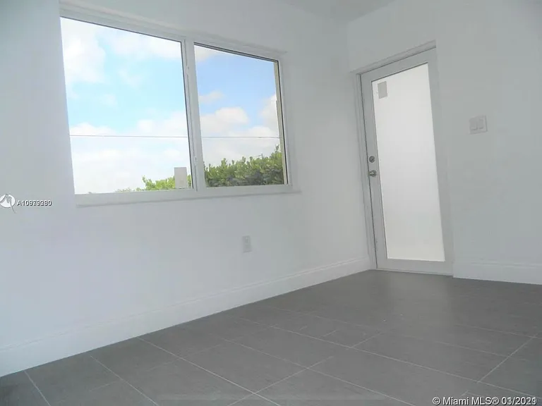 4600 SW 93rd Ct — Photo 4