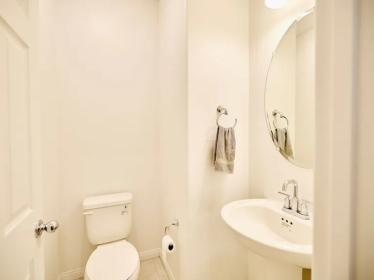 1132 Heliodor Ave — Photo 3