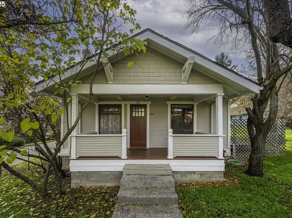 126 Nursery St, Ashland, OR 97520