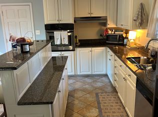 304 Pinecroft Dr, Raleigh, NC 27609