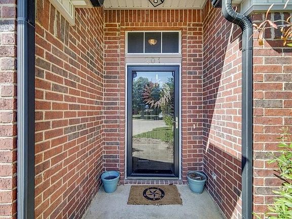 3rd image of 301 Attaway Dr