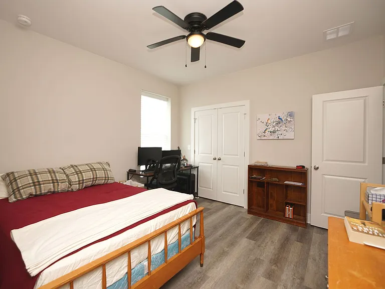 106 Penny Ln — Photo 17