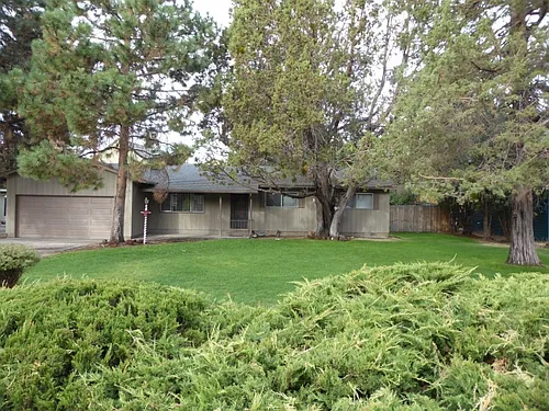 157 SE Craven Rd Photo 1