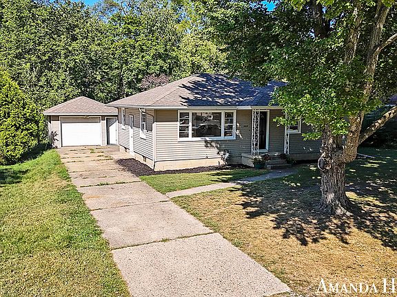 3rd image of 2859 Gerald Ave NE