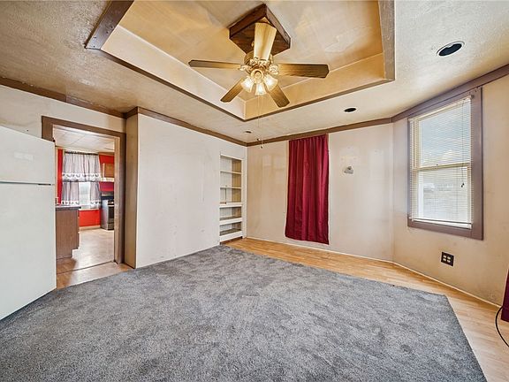 5th image of 709 Helman St