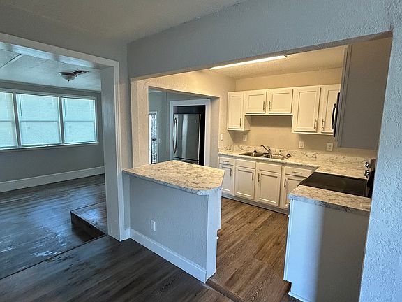 5th image of 638 Gardenia Ln