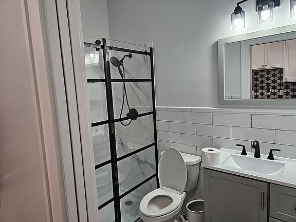 5th image of 120 W Pennsylvania Ave #29