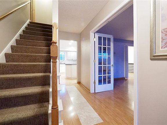 3rd image of 6579 Wedgewood Dr