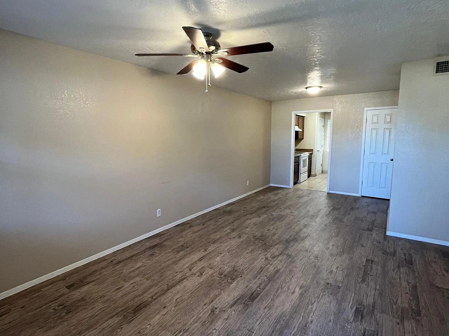 North Park Apartments — Photo 2