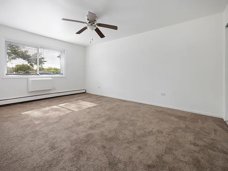 2214 S Goebbert Rd #178 — Photo 14