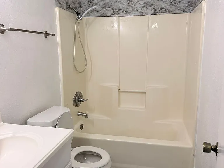 6321 Lenawee St #D1 — Photo 8