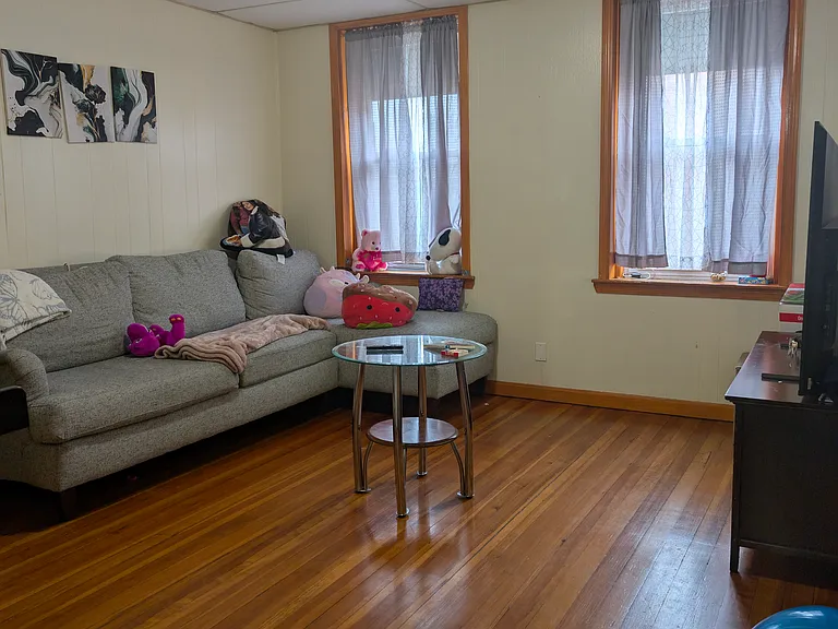 67 4th St #3 — Photo 3