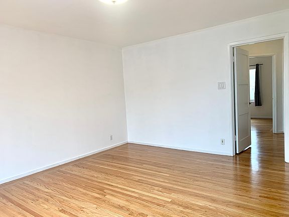 2nd image of 15 Stoneyford Ave