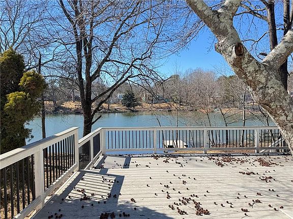 2nd image of 2852 Inverloch Cir