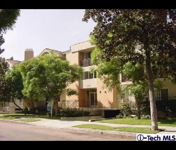 1131 Campbell St #211 — Photo 1