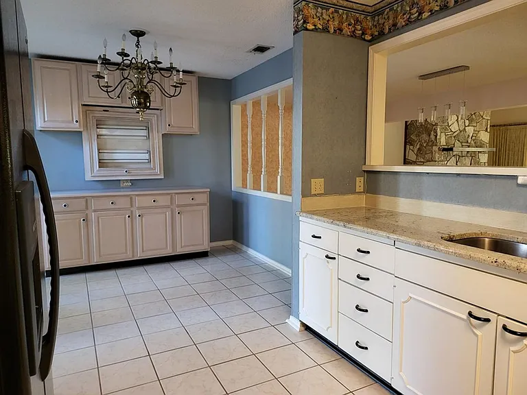 547 Fairway Dr — Photo 6