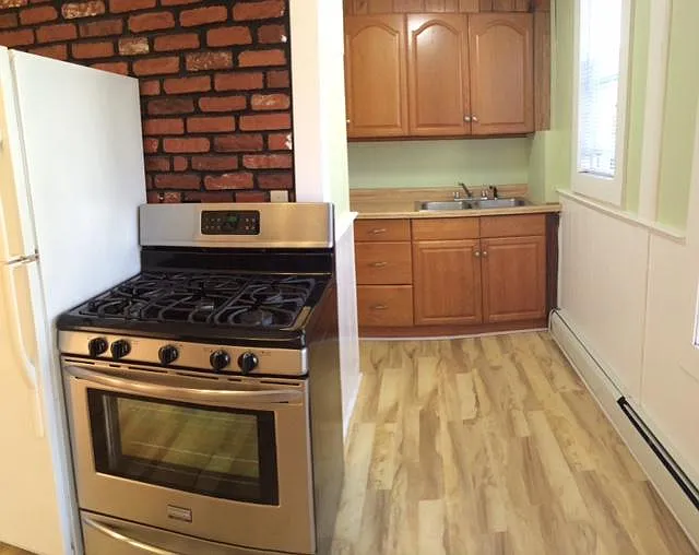 85 1/2 Vinton St #2 — Photo 9