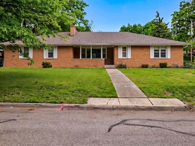 3636 SW Stratford Rd, Topeka, KS, 66604