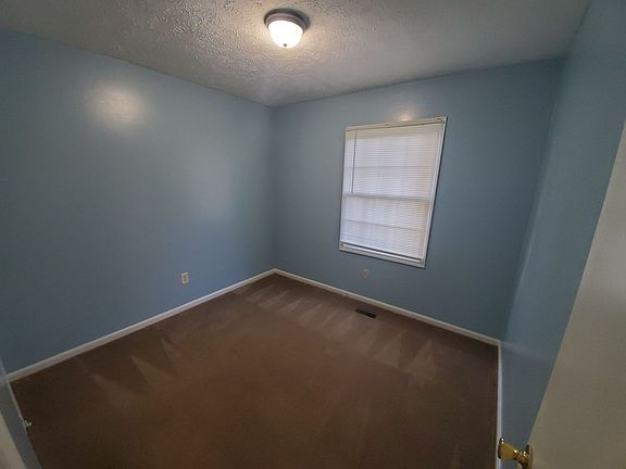 4th image of 2949 Peacock St