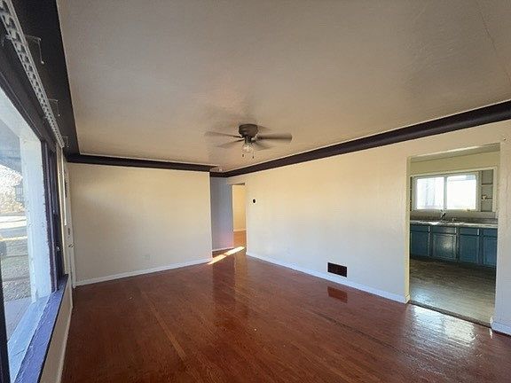 3rd image of 2111 Alexander St