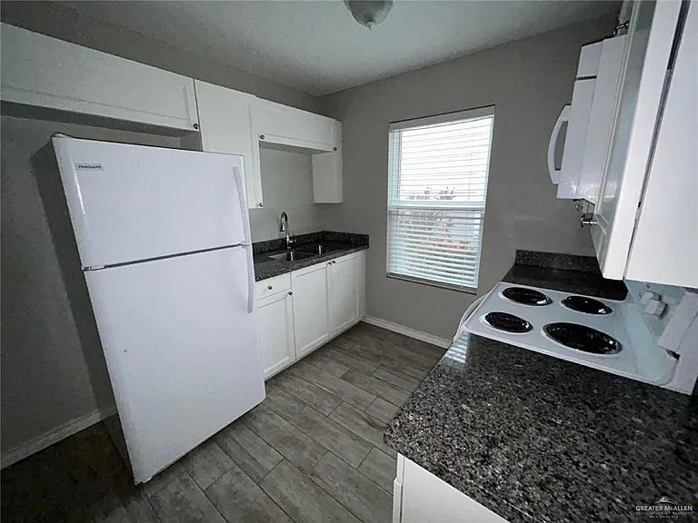 1410 Quitaca Dr #D — Photo 18