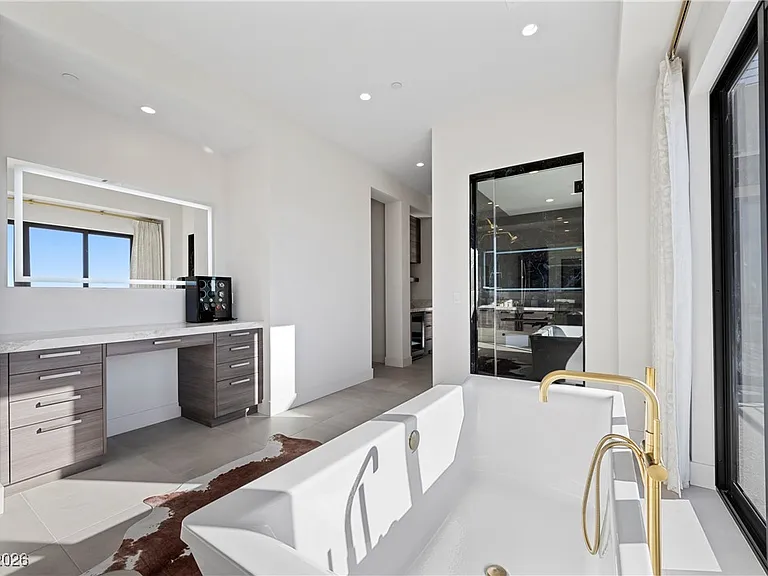 577 Overlook Rim Dr — Photo 26