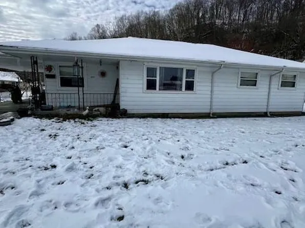 825 Page St, Middleport, OH 45760