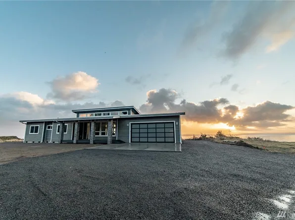 778 Mariner Ct NE, Ocean Shores, WA 98569