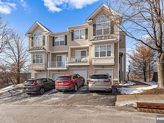 2nd image of 124 Ridge Dr