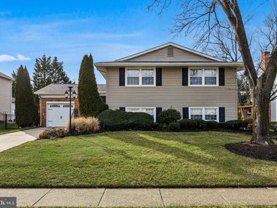 711 Hunters Ln, Mount Laurel, NJ, 08054