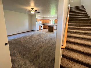 1916 Prospect Ave APT 2, Aberdeen, SD 57401