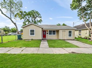 419 W Cleveland St, Baytown, TX 77520