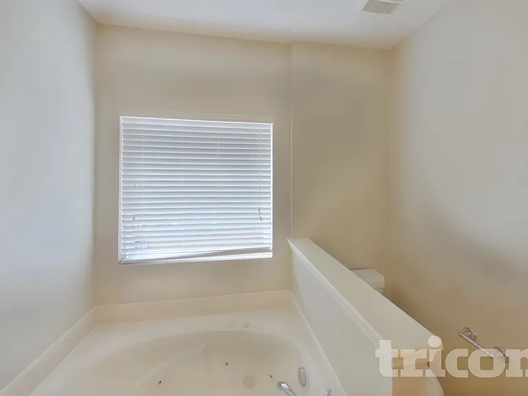 6429 Sunnywood Dr — Photo 11