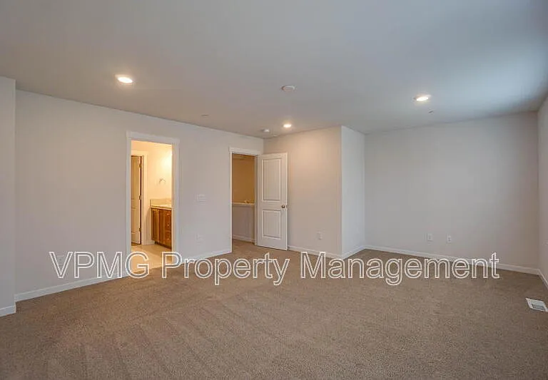 6921 NE 16th Ave — Photo 33