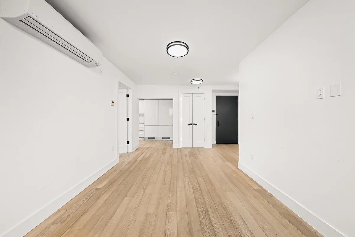 Building Photo - 2218 Ocean Ave #8A