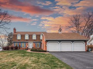 4707 Ravinewood Dr, Commerce Township, MI 48382