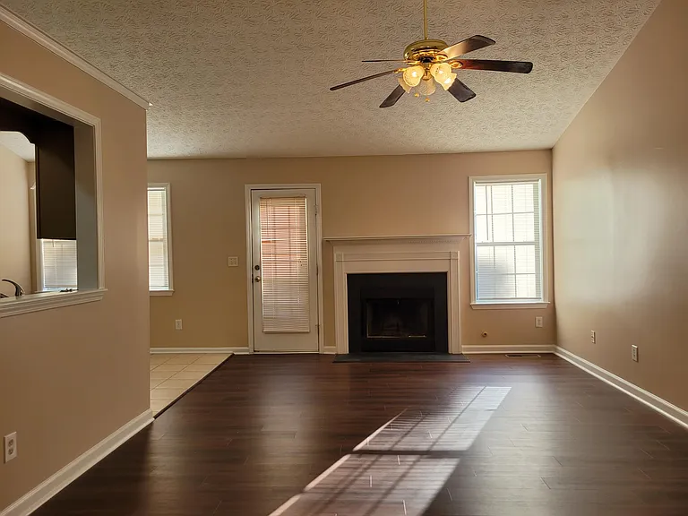 6286 Wellington Ct — Photo 30