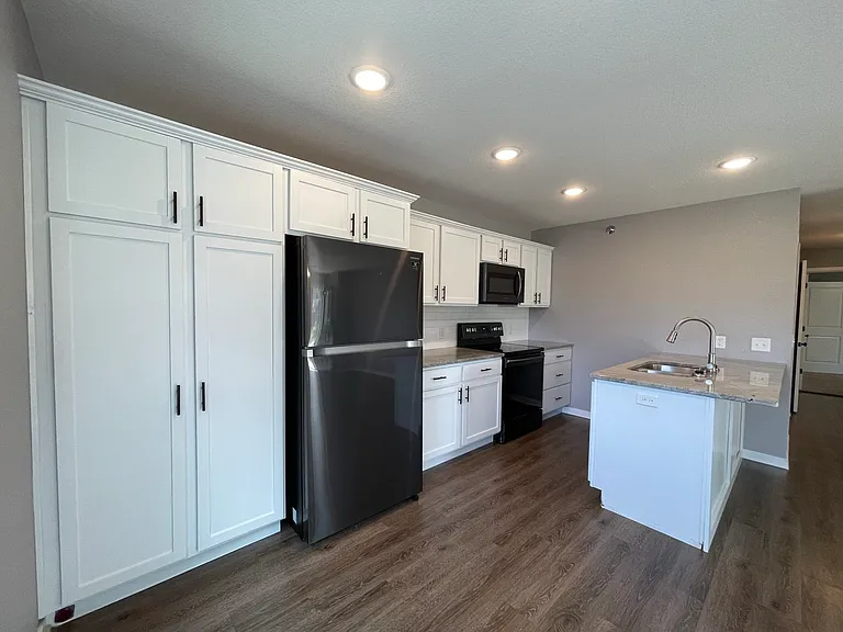 Gateway Place Apartments — Photo 57