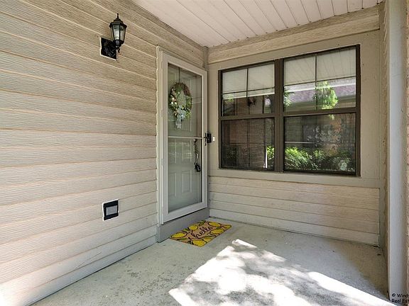 4th image of 324 Club House Dr