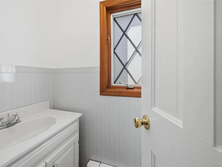 54 Vernon Pkwy — Photo 8