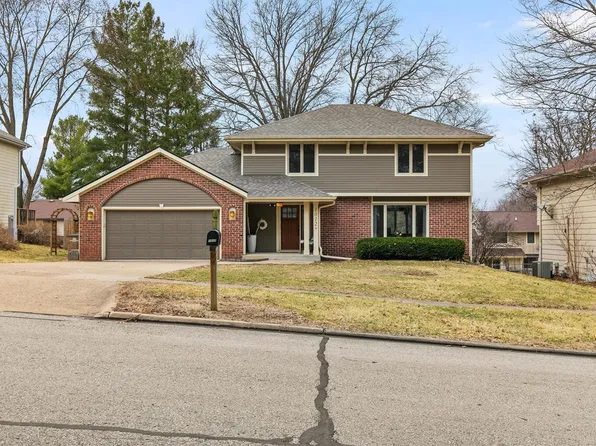 1012 45th St, West Des Moines, IA 50266