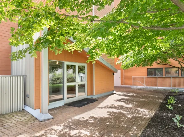 24 Bay State Rd Unit 7, Cambridge, MA 02138